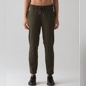Lululemon on the fly pant